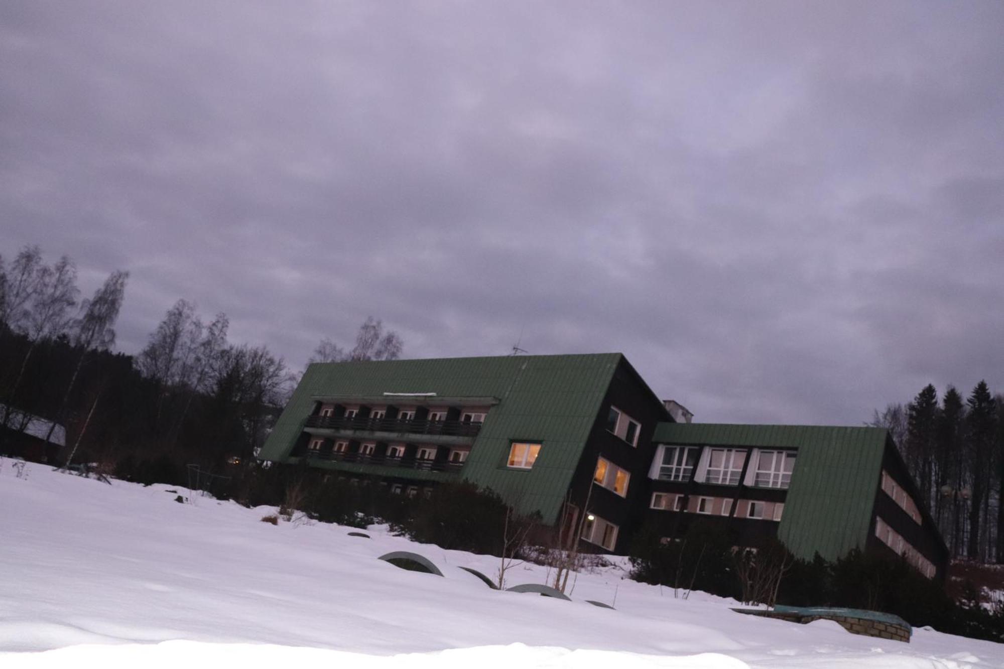 Hotel Albert - Retro Пасеки над Изероу Екстериор снимка