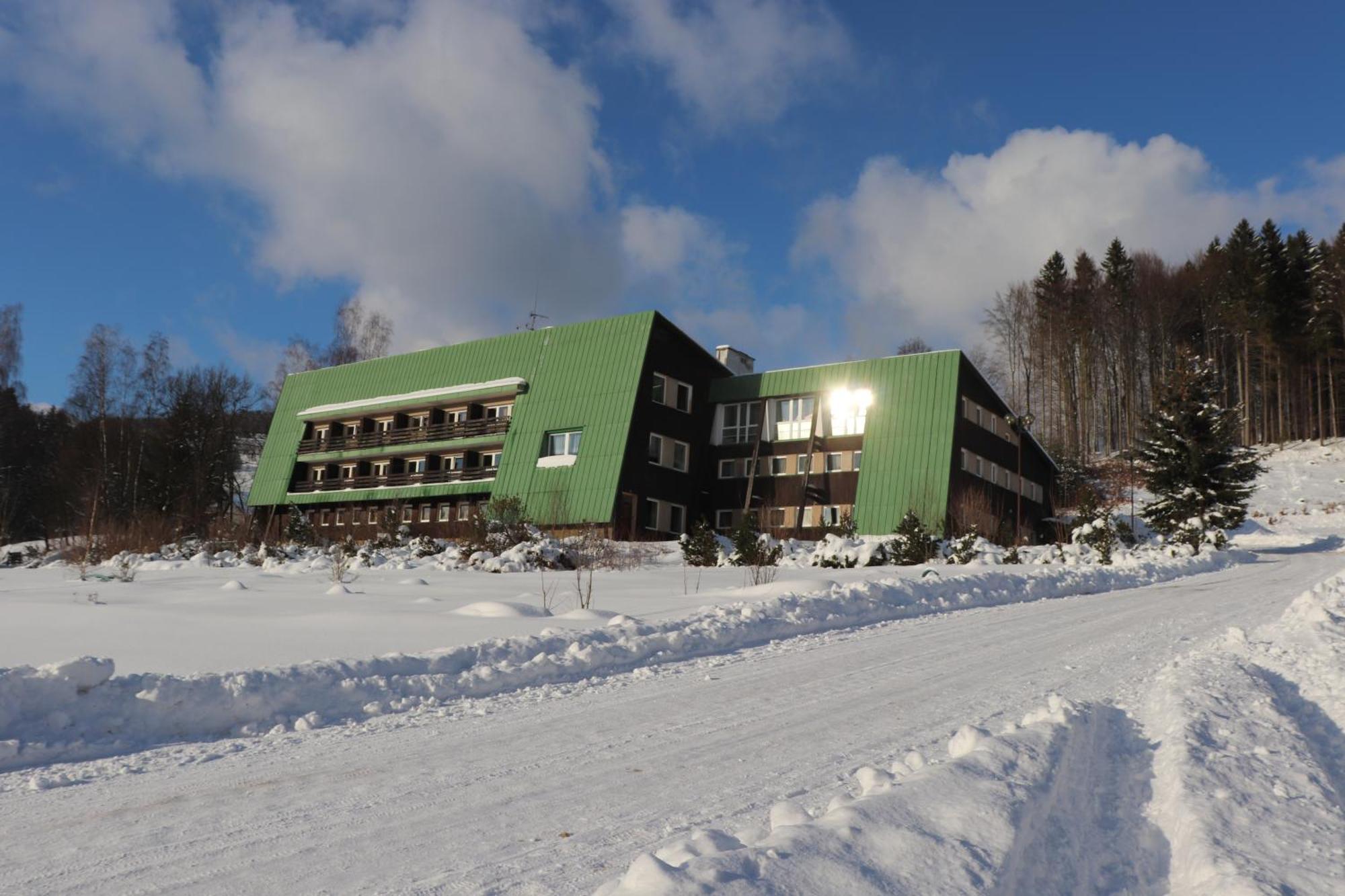Hotel Albert - Retro Пасеки над Изероу Екстериор снимка
