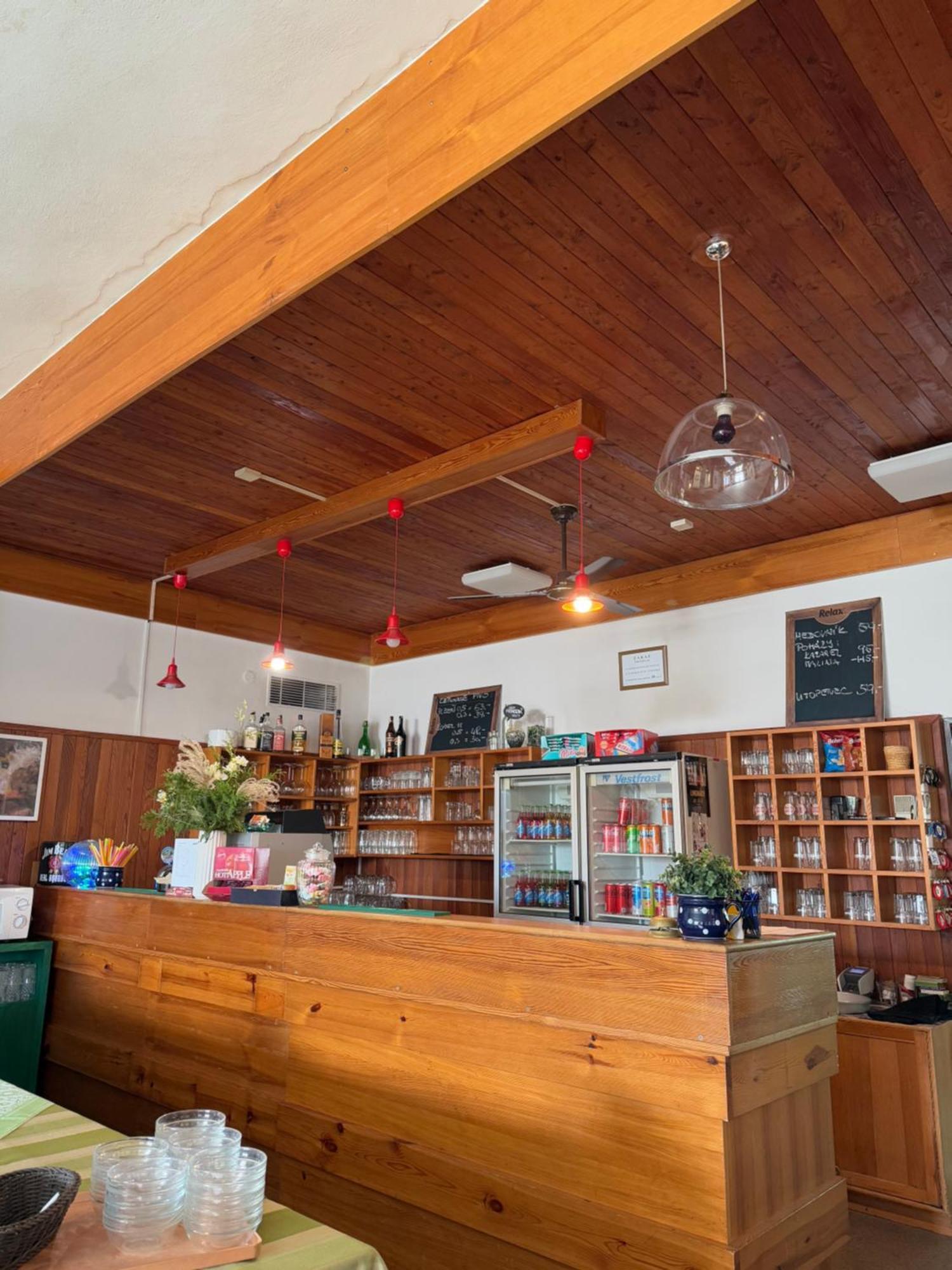 Hotel Albert - Retro Пасеки над Изероу Екстериор снимка